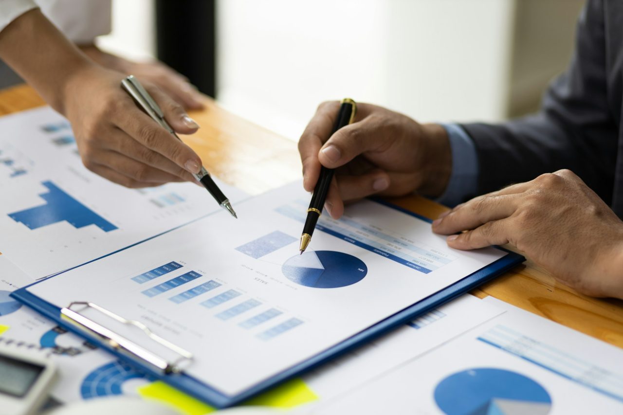 business-finance-consultants-discuss-analysis-of-marketing-reports-profitability-of-the-business-.jpg